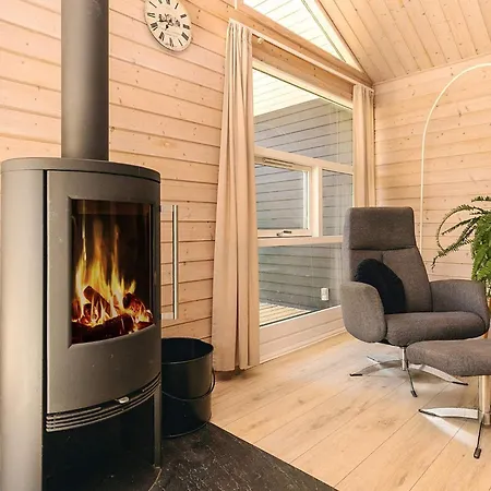 10 Person In Vaeggerlose-by Traum