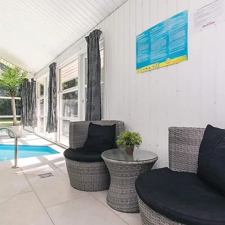 10 Person In Vaeggerlose-by Traum *