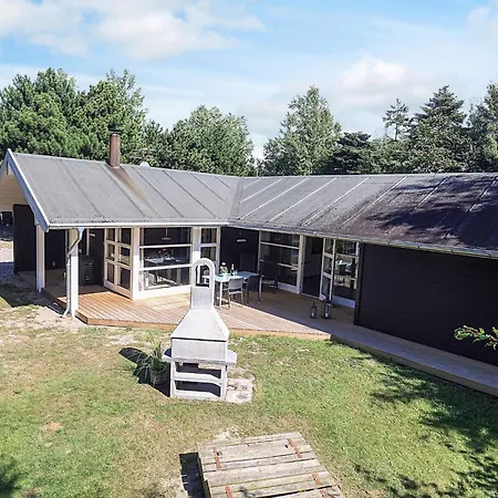 10 Person In Vaeggerlose-by Traum