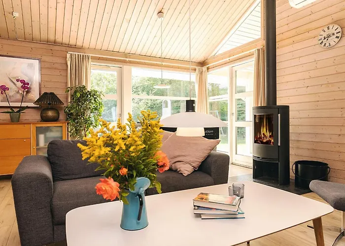 Semesterbostad 10 Person In Vaeggerlose-by Traum